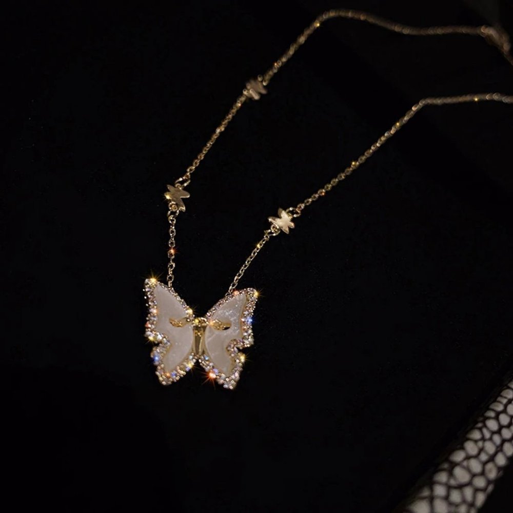 NEW Yellow Gold Diamond Shell Butterfly Necklace - Picture 9 of 10